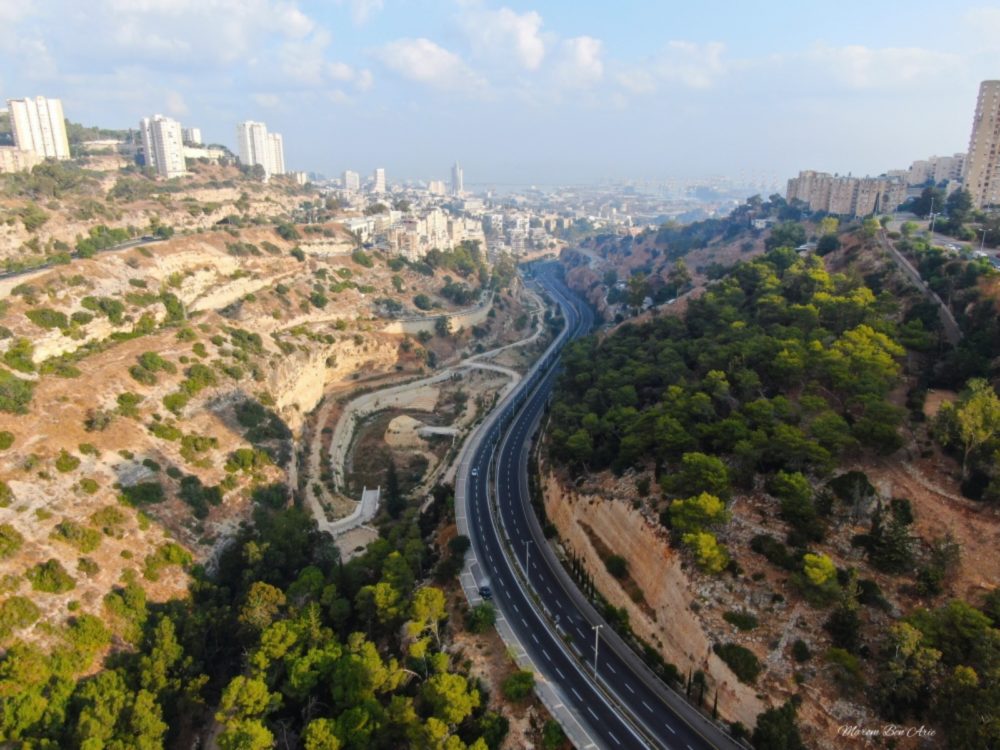 הפארק הנטוש - נחל הגיבורים בחיפה (צילום: מרום בן אריה - צילומי אוויר 054-869-4777)