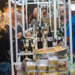 דוכני מזון ומשקאות שנפתחו מול האודיטוריום – פסטיבל הסרטים ה-35 בחיפה – ערב הפתיחה (צילום: ירון כרמי)