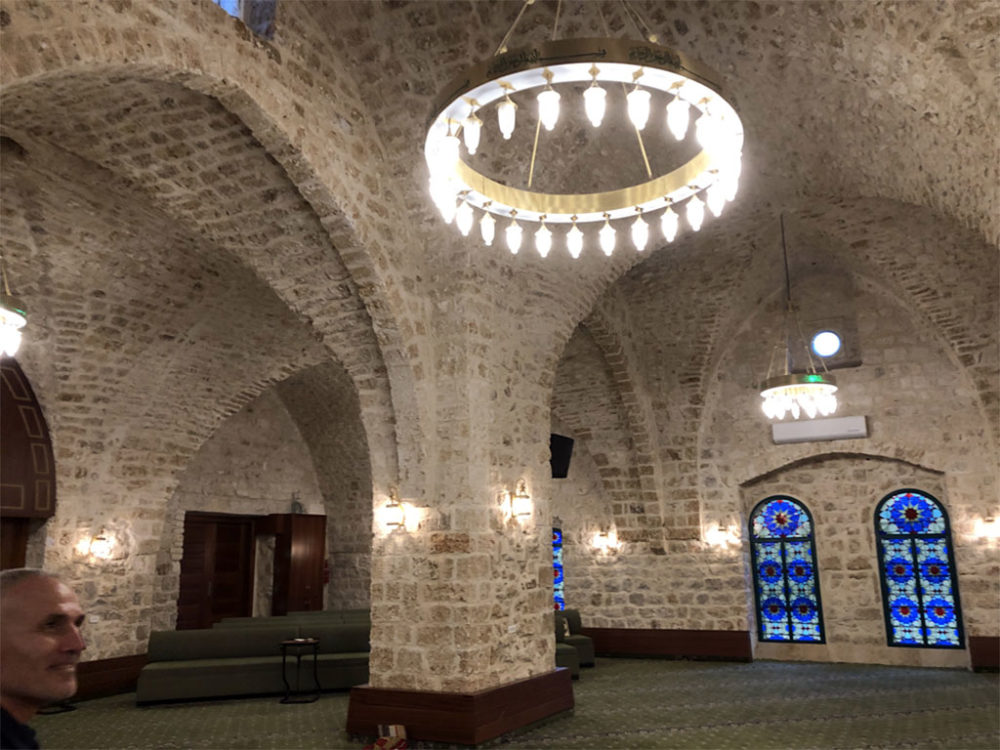 המסגד הגדול - מסגד אל ג'רינה בעיר התחתית בחיפה (צילום: ירון כרמי)
