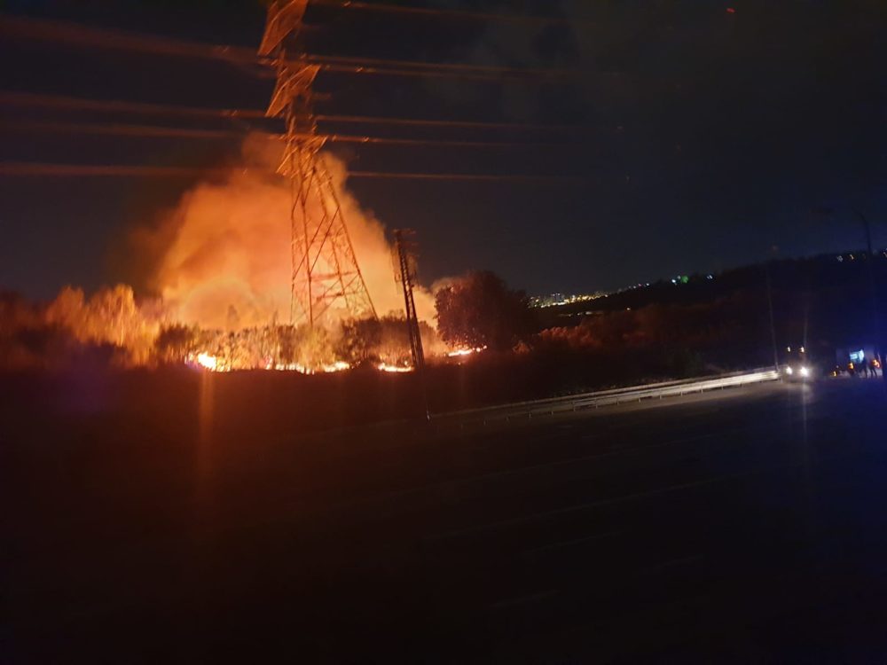 שרפת חורש מצפון לקריית אתא • לוחמי האש