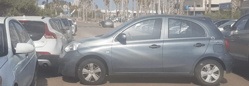 התדרדרות רכב בחניון רכבת חיפה (צילום: רות קליין שינין)