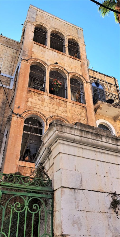 מבנה ברחוב סירקין בחיפה (צילום: נילי בנו)