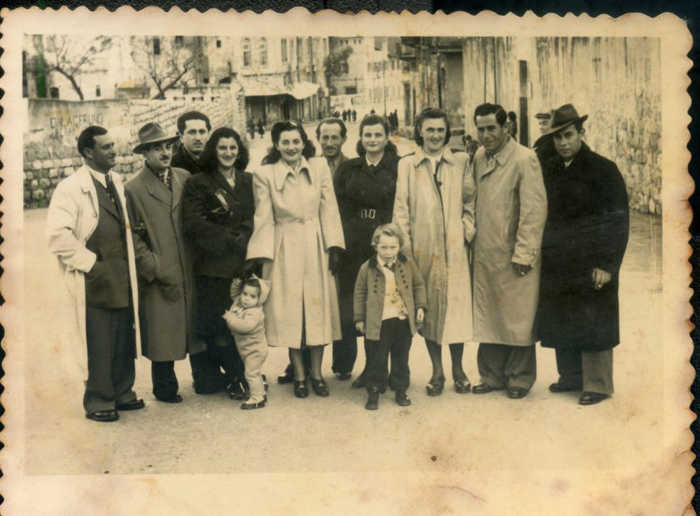 תושבי השכונה ואדי סאליב 1950 (צילום: באדיבות יהודית מלר)