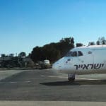 מטוס ישראייר לקראת המראה – שדה התעופה של חיפה (צילום: ירון כרמי)