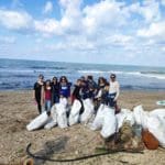 מבצע ניקוי חוף התכלת – Beach cleanup • מול הכנסיה (צילום: שרה אוחיון)