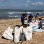 מבצע ניקוי חוף התכלת – Beach cleanup • מול הכנסיה (צילום: ליאת מולכו)