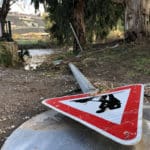 נחל הקישון גואה – הריסות סביב גשר – קריית חרושת  (צילום: ירון כרמי)