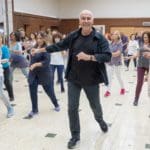 הרקדה בקניון שער הצפון עם דדה לוסקי (צילום: אלכס הובר)