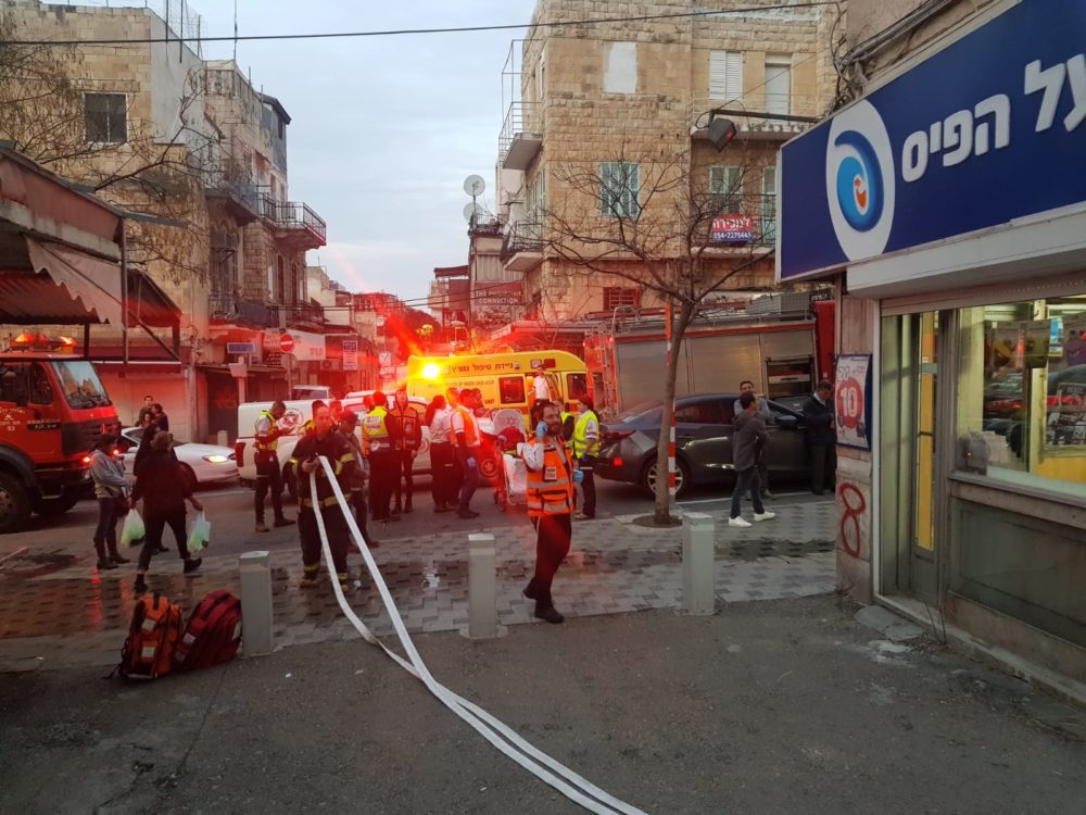 סיר נשרף וגרם לשריפה בבנין מגורים בחיפה (צלום: כבאות והצלה)