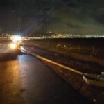 רכב התנגש בעמוד תאורה על כביש 70 צפונית ליגור (צילום: עדי לסקר)