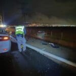 רכב התנגש בעמוד תאורה על כביש 70 צפונית ליגור (צילום: עדי לסקר)
