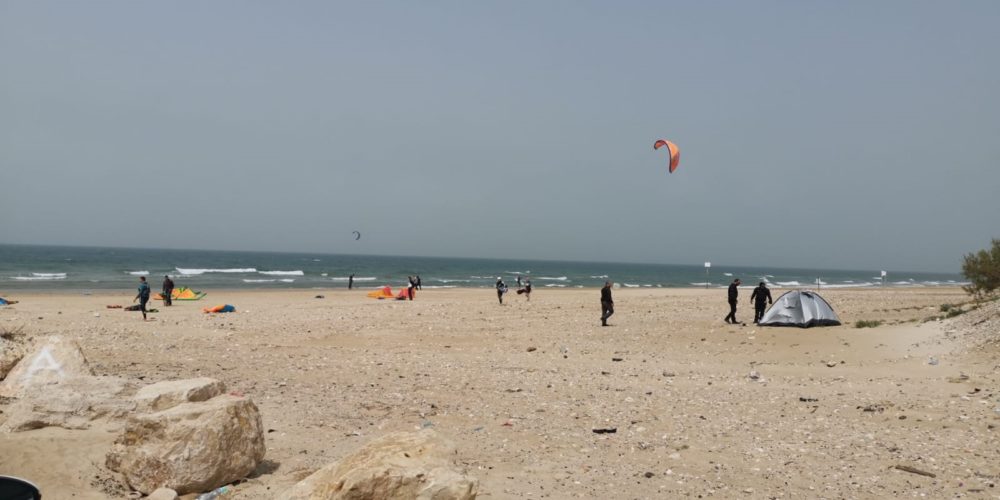 פקחים אוכפים סגר קורונה בחופי חיפה (צילום: חי פה)