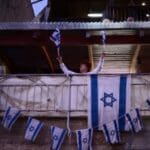 מסיבת מרפסות בנווה שאנן בתקופת סגר הקורונה (צילום: חגית אברהם)