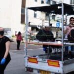 מסיבת מרפסות בנווה שאנן בתקופת סגר הקורונה (צילום: חגית אברהם)