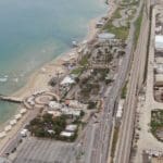 חוף דדו ומסילת הרכבת • העיר חיפה ריקה בתקופת סגר הקורונה (צילום רחפן: מרום בן-אריה)