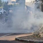 רכב עלה באש ברחוב גוט לוין בחיפה (צילום: כבאות והצלה)