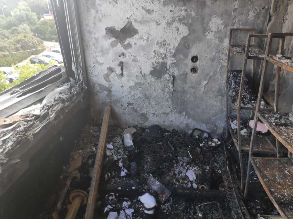 שריפה בבית לחם בחיפה (צילום: כבאות והצלה)