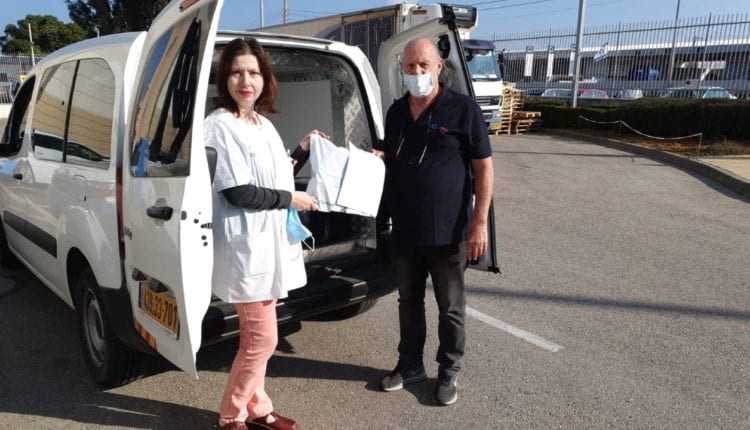 שירות תרופות עד הבית על ידי שליח – לריסה פבלצוב סגנית רוקחת במחוז חיפה וגליל מערבי
