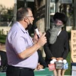 אלי דוקורסקי, ראש עיריית קריית ביאליק, בהפגנה למען עתיד מפרץ חיפה (צילום: אלונה שרף)