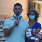 רועי לוי, ראש עיריית נשר, בהפגנה למען עתיד מפרץ חיפה (צילום: אלונה שרף)