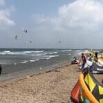 מאות גולשים מכל הארץ בחיפה באמצע השבוע – יום ב', 29/6/20, 11:00 בבוקר (צילום: ירון כרמי)