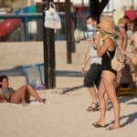 מיצג תנועת "XR – המרד בהכחדה" – טיילת בת גלים בחיפה (צילום: ירון כרמי)