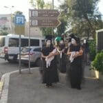 הלוויה לכדור הארץ | הפגנה מול עיריית חיפה – המרד בהכחדה (צילום: חגית אברהם)