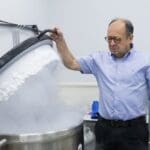 ד'ר יגאל מדג'ר • בנק הזרע הפרטי 'אסותא סופרם' (צילום: עודד קרני)