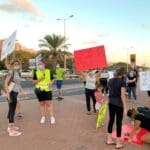 ההפגנה נגד האלימות בגני הילדים ולמען חוק הפיקוח – חיפה – צומת מקסים (צילום: נגה כרמי)
