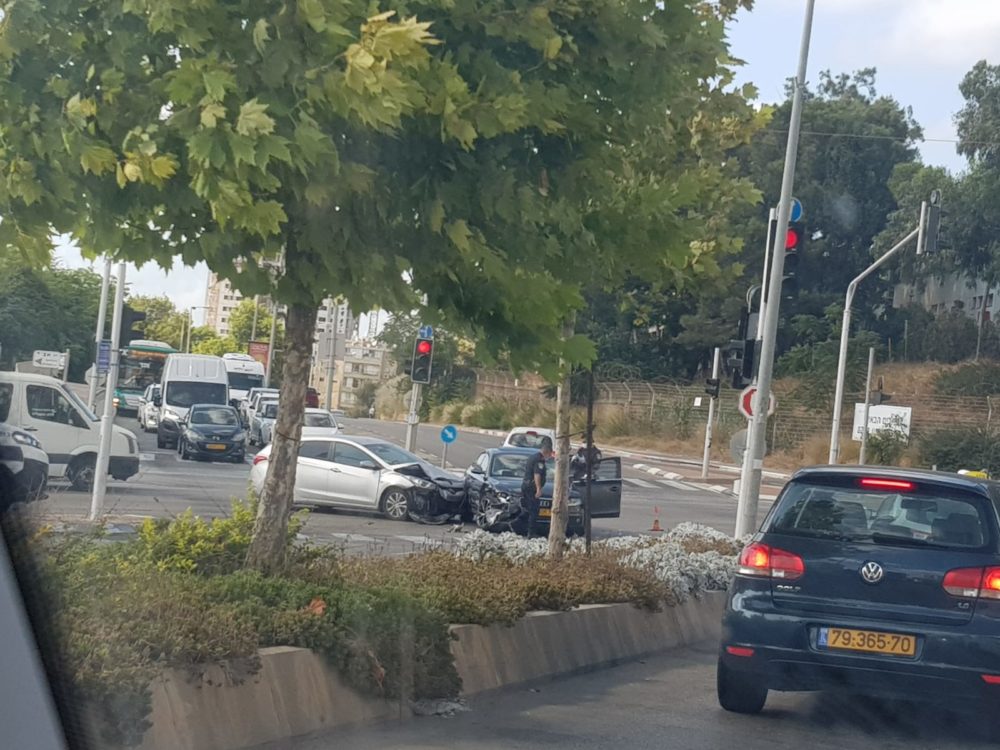 תאונה בחיפה (צילום: אביהו האן)