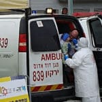 בדיקת קורונה לתינוק – ארכיון (צילום: מד"א)