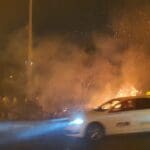 שריפה בגן שעשועים בעליה מכביש החוף לדרך צרפת(צילום: אריק שטיינר)