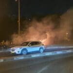שריפה בגן שעשועים בעליה מכביש החוף לדרך צרפת(צילום: אריק שטיינר)
