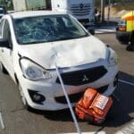 רוכב אופניים חשמליים נפגע מרכב בדרך יגאל ידין בחיפה (צילום: איחוד הצלה)