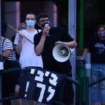 מחאת הדגלים השחורים – הפגנות נגד הממשלה במרכז זיו – חיפה (צילום: חגית אברהם)