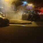 כיבוי רכב שעלה באש בנשר (צילום: כבאות והצלה)