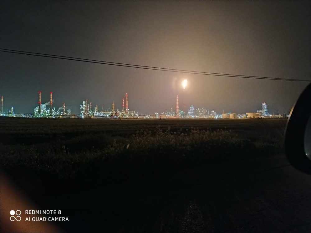 "אש התמיד" של המפעלים המזהמים (צילום: מוטי מנדלסון)