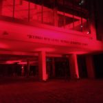 תאטרון חיפה מואר באדום – מחאת עובדי הבמה בתיאטראות והמוזיאונים בחיפה – מחאה אדומה