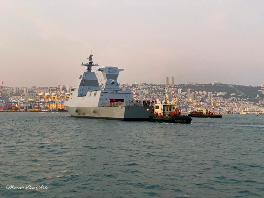 ספינת הטילים סער 6 אח"י מגן הגיעה לחיפה (צילום: מרום בן-אריה)