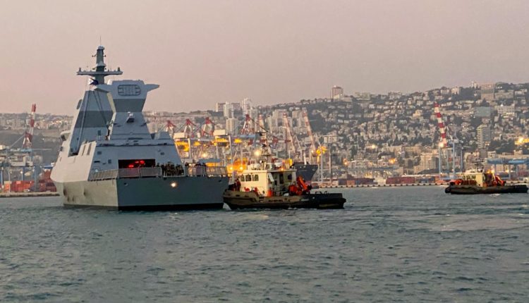 ספינת הטילים סער 6 אח"י מגן הגיעה לחיפה (צילום: מרום בן-אריה)
