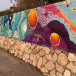 גרפיטי – פרויקט עירוני בקריית ים – אמנים מציירים בטיילת החוף איגור מיקוצקי (צילום: ירון כרמי – חי פה)
