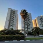 מגדלים ברחוב טשרניחובסקי פרויקט גב ים (צילום: ירון כרמי)