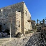 מבנה לשימור בטיילת בת גלים (צילום: ירון כרמי)