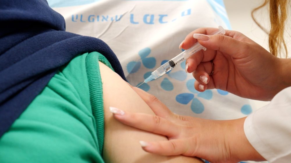 חיסונים לקורונה (צילום: דברות רמב