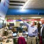 דר' הלברטל ופרופ' אש בסיור בחמ"ל (צילום: הקריה הרפואית רמב"ם)