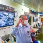 דר' הלברטל ופרופ' אש בסיור בחמ"ל (צילום: הקריה הרפואית רמב"ם)