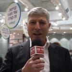 יעקב פרץ – ראש עיריית קריית אתא • מתחם חיסונים לקורונה נפתח בקניון שער הצפון (צילום: חי פה – תאגיד החדשות של חיפה והסביבה)