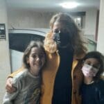 מורה הפתיעה ושמחה את תלמידיה בביתם (צילום: אלבום פרטי)