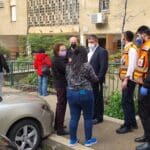 ראש עיריית חיפה בזירת אירוע קריסת הקיר – יחד עם אנשי איחוד הצלה (צילום: איחוד והצלה)
