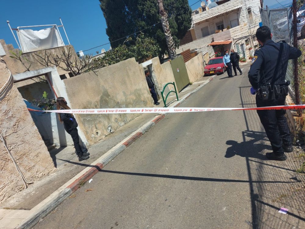זירת אירוע - שוטרים ירו וניטרלו תוקף שניסה לדקור אותם בחיפה (צילום: משטרת ישראל)